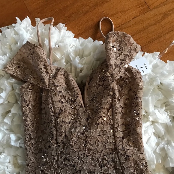 🔥NWT WINDSOR SEQUINED DRESS - Picture 2 of 3